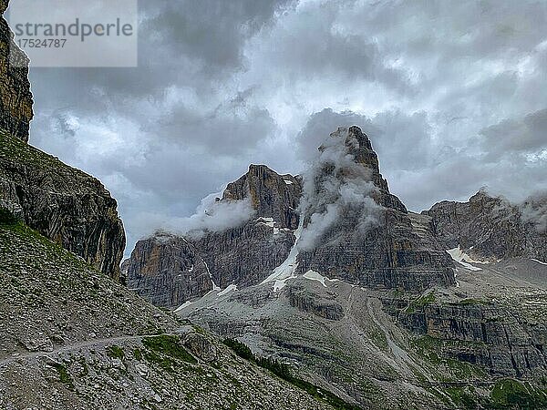 Campanile di Brenta  Brenta-Gebirge  Rendena-Tal  Trentino  Südtirol  Italien  Europa