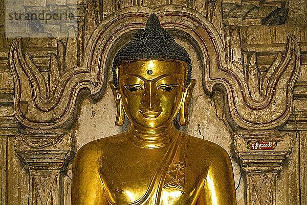 Buddhastatue im Shwegugyi Tempel  Bagan  Myanmar  Asien