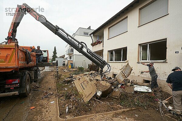 Aufräumungsarbeiten in Ahrweiler  Rheinland-Pfalz  Deutschland  Europa