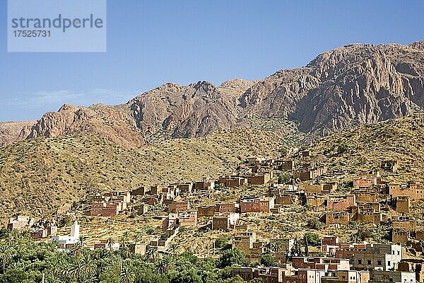 Dorf im Atlas Gebirge  Marokko  Afrika