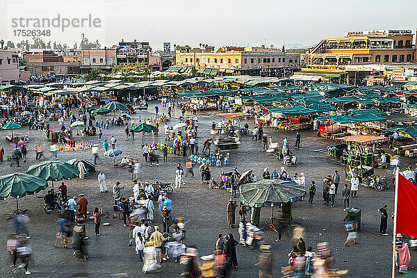 Platz Djemaa el-Fna  UNESCO-Weltkulturerbe  Marrakesch  Marokko  Nordafrika  Afrika