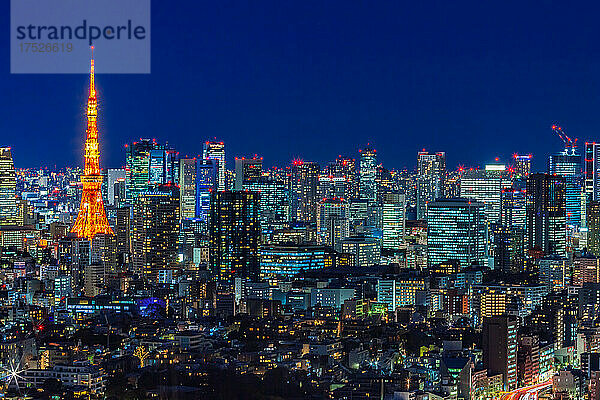 Stadtansicht von Tokio bei Nacht