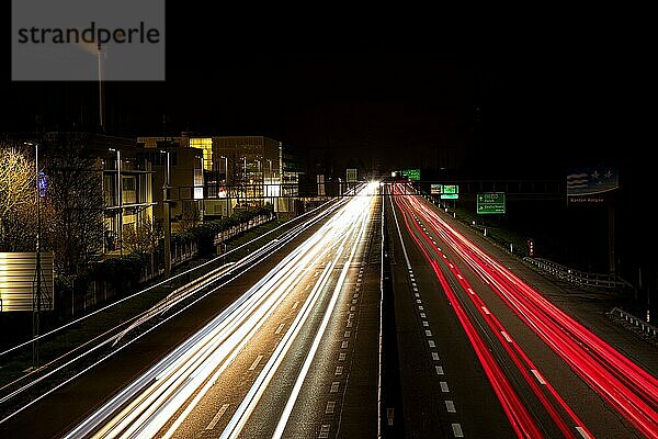 Lichtspuren bei Nacht auf der Autobahn  bei Augst  Kanton Aargau Schweiz