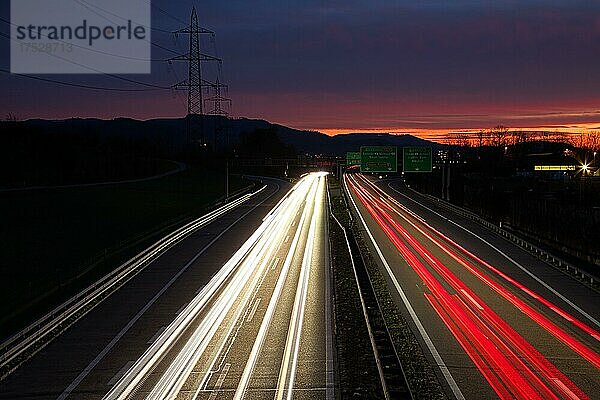 Lichtspuren bei Nacht auf der Autobahn bei Augst  Kanton Aargau Schweiz