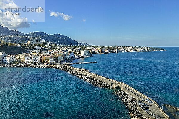 Panoramaansicht  Ischia Ponte  Ischia  Italien  Europa