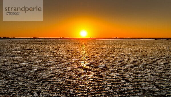 Sonnenuntergang  Grevelingenmeer  Schouwen-Duiveland  Zeeland  Niederlande  Europa