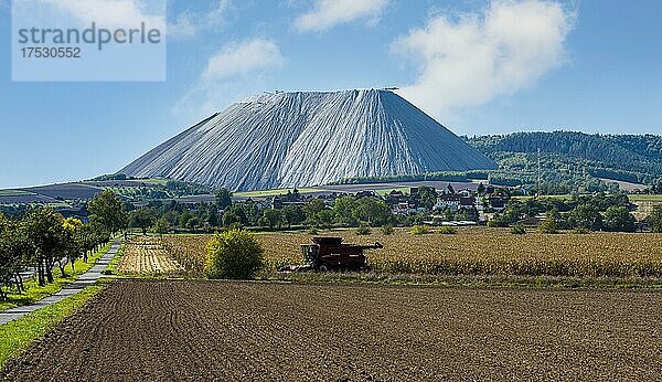 Die Kali Abraumhalde Monte Kali  Obersuhl  Thüringen  Deutschland  Europa