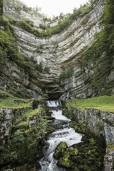 Source de la Loue  Loue  Mouthier-Haute-Pierre  Département Doubs  Bourgogne-Franche-Comté  Jura  Frankreich  Europa