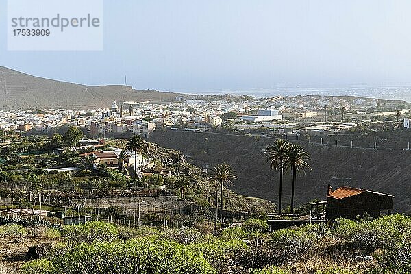 Ansicht von Aguimes mit historischer Kathedrale in der Innenstadt  Gran Canaria  Kanarische Inseln  Spanien  Europa