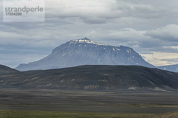 Herðubreið Tafelberg  Vulkanlandschaft  karge Landschaft  Vatnajökull-Nationalpark  Isländisches Hochland  Island  Europa