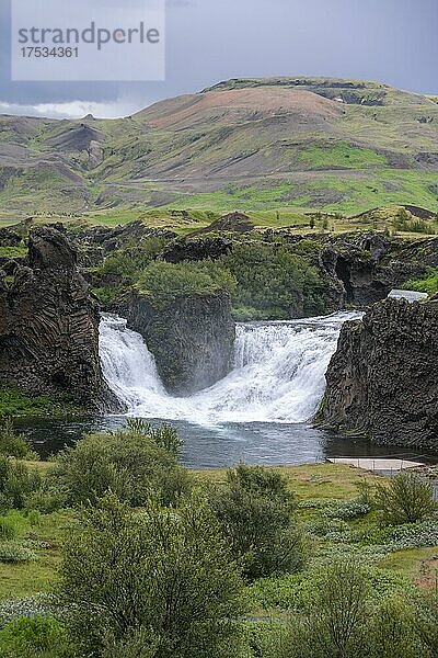 Hjálparfoss Wasserfall  Hekla  Island  Europa