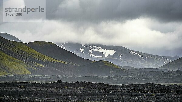 Vulkanlandschaft  karge Landschaft  Isländisches Hochland  Island  Europa