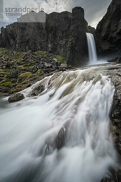 Folaldafoss Wasserfall  Öxi-Pass  Fluss Berufjarðará  Austurland  Island  Europa