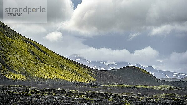 Vulkanlandschaft  karge Landschaft  Isländisches Hochland  Island  Europa