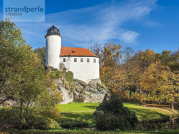 Burg Rabenstein im Herbst  kleinste Burg Sachsens  Chemnitz  Sachsen  Deutschland  Europa