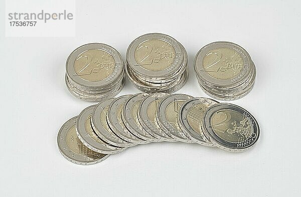 Stapel 2 Euro Münzen  Studioaufnahme