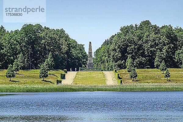 Obelisk  Schlossgarten  Rheinsberg  Landkreis Ostprignitz-Ruppin  Brandenburg  Deutschland  Europa