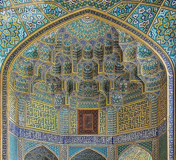 Fayence-Mosaike  Medrese-ye-Chahar Bagh  Universität der vier Gärten  Isfahan  Isfahan  Iran