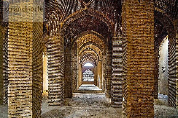 Säulenhalle am Nord-Iwan  Freitags-Moschee  Masjid-e Jomeh  Isfahan  Isfahan  Iran