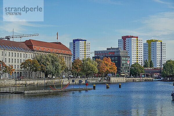 Hochhäuser an der Jannowitzbrücke  Holzmarktstraße  Mitte  Berlin  Deutschland  Europa