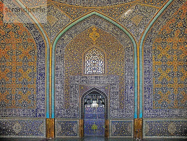 Fayence-Mosaike  Shaikh-Lotfullah-Moschee  Isfahan  Isfahan  Iran