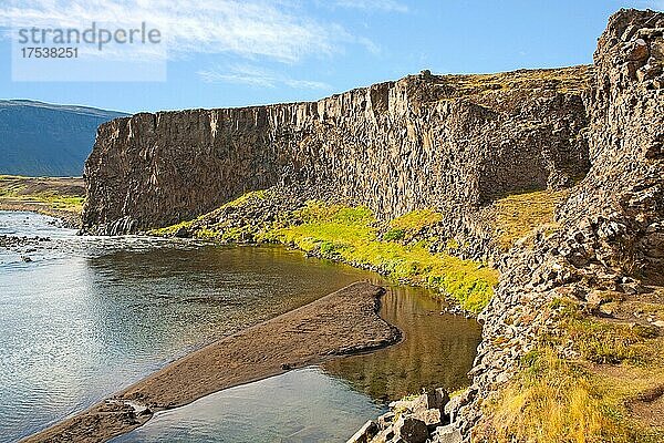 Hjalparfoss  Wasserfall  Island  Europa