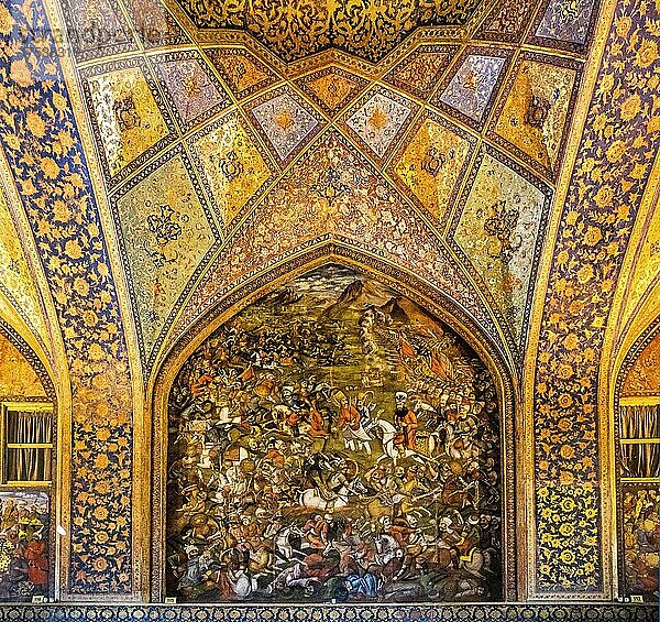 Schlacht bei Tschaldiran gegen den Osmanen Selim I. 1514  Fresken mit höfischen Szenen und Kampfszenen  Chehel Sotoun-Palast  Isfahan  Isfahan  Iran