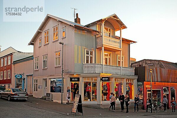 Einkaufs- und Restaurantmeile in der Bankastraeti und Laugavegur  Reykjavik  Island  Europa