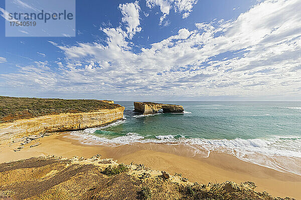 Australien  Victoria  Blick auf den London Arch im Port Campbell National Park