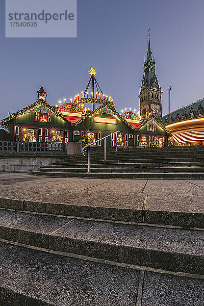 Germany  Hamburg  Steps leading to Christmas market in front of Hamburg City Hall at dusk