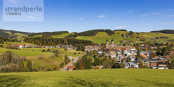 Germany  Baden-Wurttemberg  Sankt Peter  Panoramic view of town in Black Forest during autumn