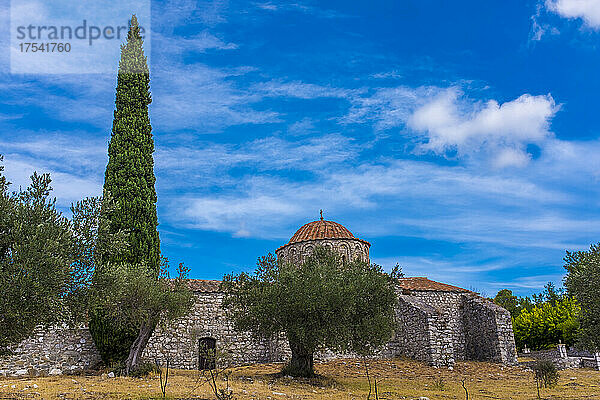 Griechenland  Rhodos  Rhodos  Außenansicht des Klosters Moni Thari an einem Sommertag