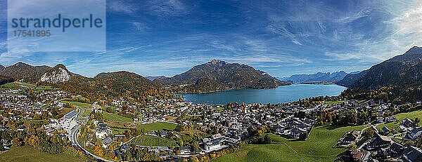 Austria  Salzburg  Sankt Gilgen  Drone panorama of village on shore of Lake Wolfgang