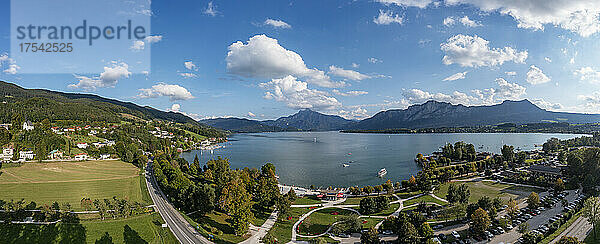 Austria  Upper Austria  Mondsee  Drone panorama of Mondsee lake and surrounding town in summer