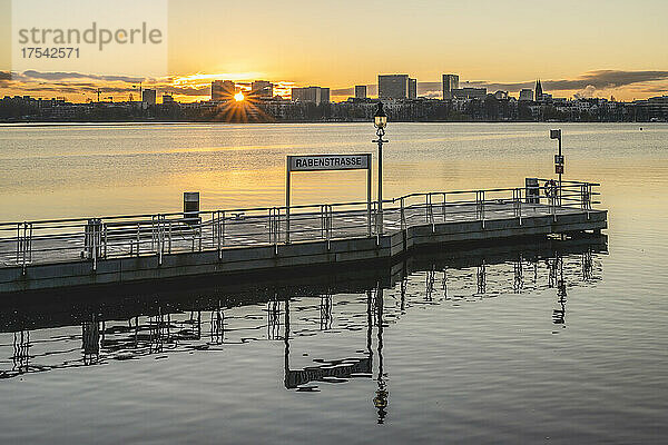 Germany  Hamburg  Rabenstrasse pier on Outer Alster Lake at sunrise