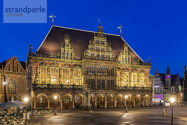 Deutschland  Bremen  Fassade des Bremer Rathauses bei Nacht