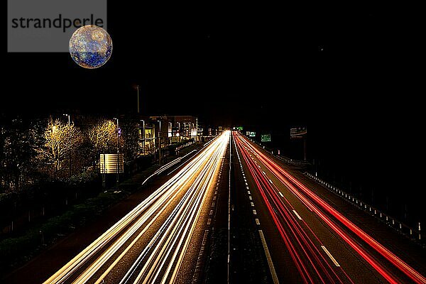 Verkehr  Lichtstreifen auf der Autobahn  mit fremden Planeten  Merkur  Fotomontage  Augst  Kanton Aargau  Schweiz  Europa