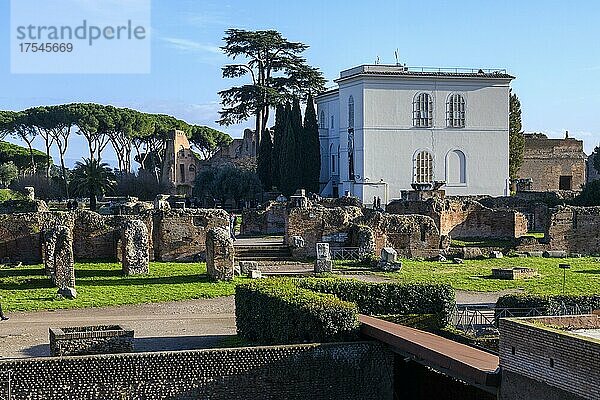 Blick auf Museum von Palatin auf Palatinhügel  im Vordergrund Fundamente und Mauerreste von Domus Flavia  Rom  Latium  Italien  Europa