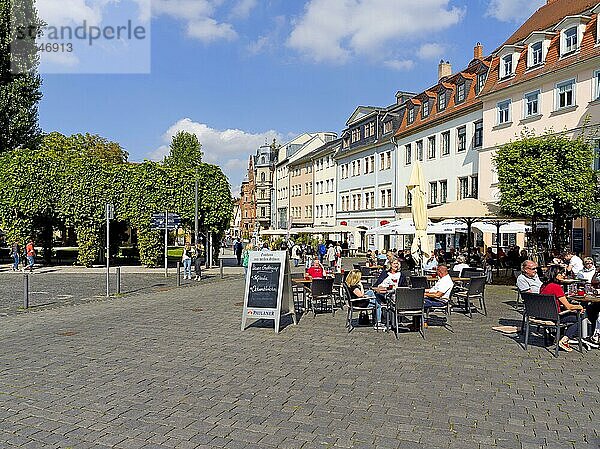 Weimar  Altstadt  Frauenplan mit Cafes und Läden  Thüringen  Deutschland  Europa