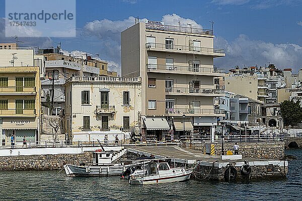 Schiffsanleger in der Stadt Agios Nikolaos  Kreta  Griechenland  Europa