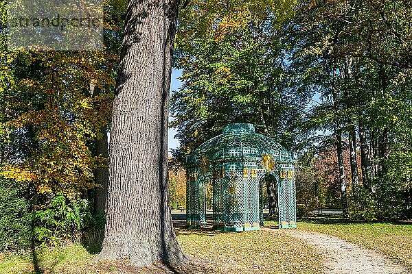 Pavillon im Herbst  Park Sanssouci  UNESCO-Weltkulturerbe  Potsdam  Brandenburg  Deutschland  Europa