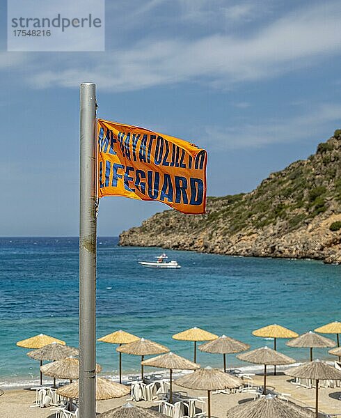 Lifeguard Fahne am Badestrand  Kreta  Griechenland  Europa