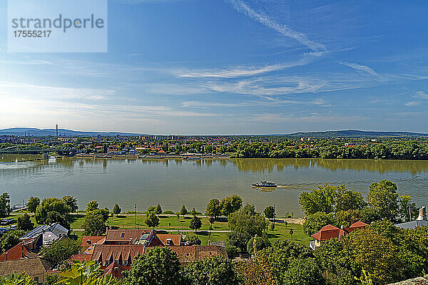 Burg Esztergom  Ortsansicht  Panorama  Fluß  Donau