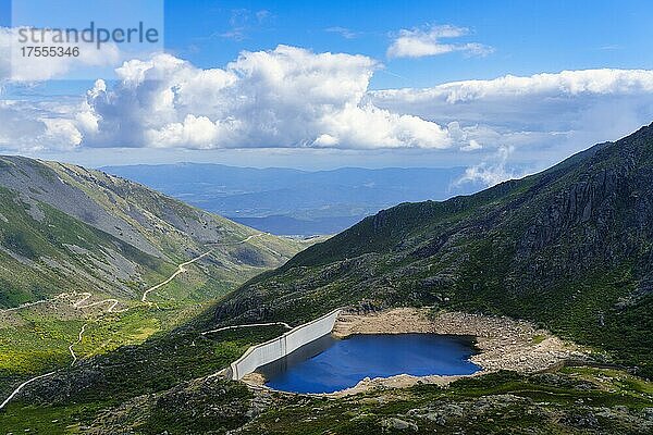 Staudamm  Künstlicher See  Serra da Estrela  Portugal  Europa