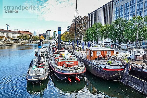 Historischer Hafen  Fischerinsel  Mitte  Berlin  Deutschland  Europa