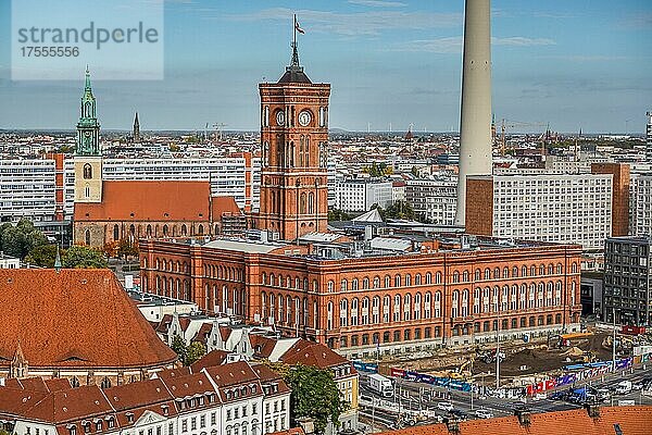 Rotes Rathaus  Nikolaiviertel  Mitte  Berlin  Deutschland  Europa