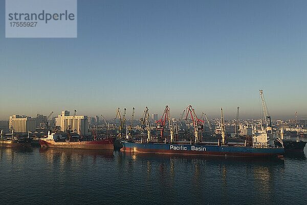 Container Terminal  Hafen  Marseille  Südfrankreich  Frankreich  Europa