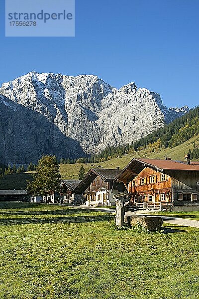 Almdorf Eng vor Grubenkarspitze  Karwendel-Gebirge  Tirol  Österreich  Europa