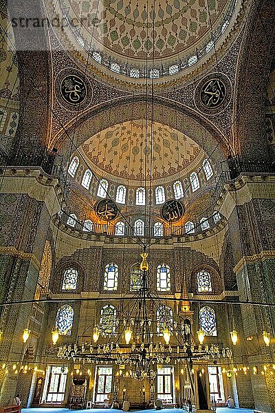 Gebetsraum der Neue-Moschee  Yeni Camii  Istanbul  Türkei  Asien