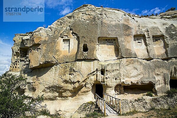 Säulenkirche Suetunlu  Felsgalerien der Roten Schlucht  fantastische Tuffsteinformationen  Kappadokien  Türkei  Kappadokien  Türkei  Asien